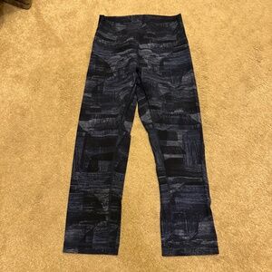 Lululemon size 8 cropped leggings with blue marbled pattern